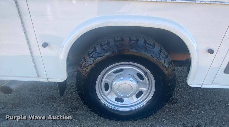 image for item DL6904 2015 Ford F250 Super Duty  utility bed pickup truck