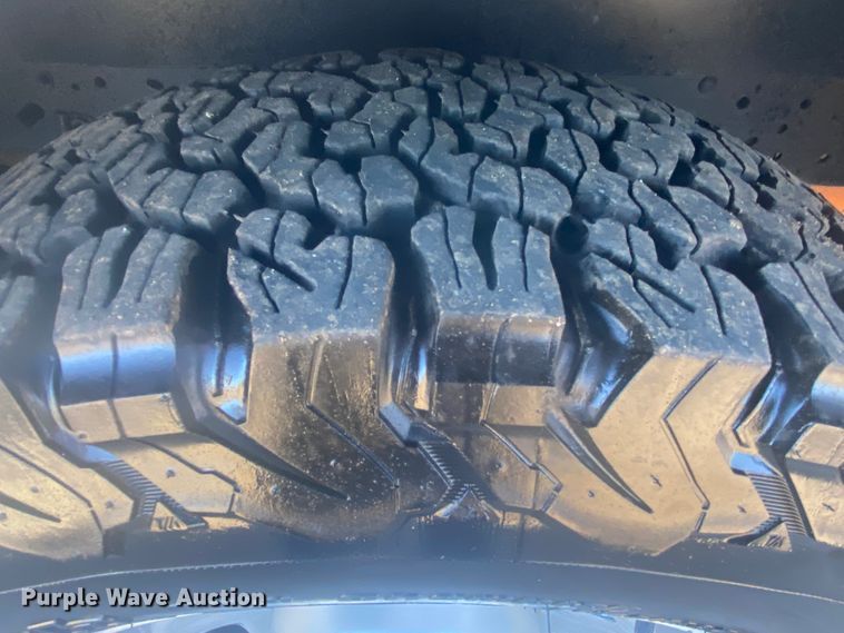 image for item DL6904 2015 Ford F250 Super Duty  utility bed pickup truck