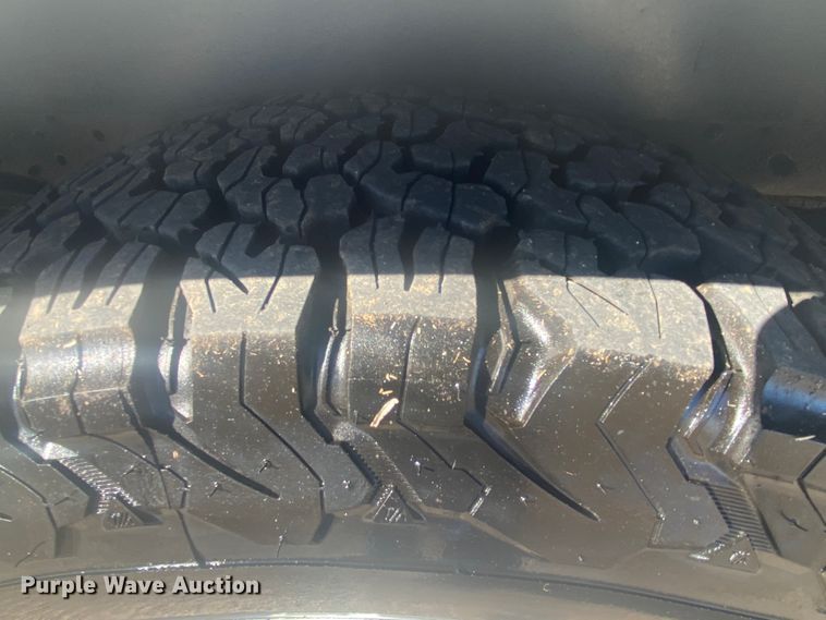 image for item DL6904 2015 Ford F250 Super Duty  utility bed pickup truck