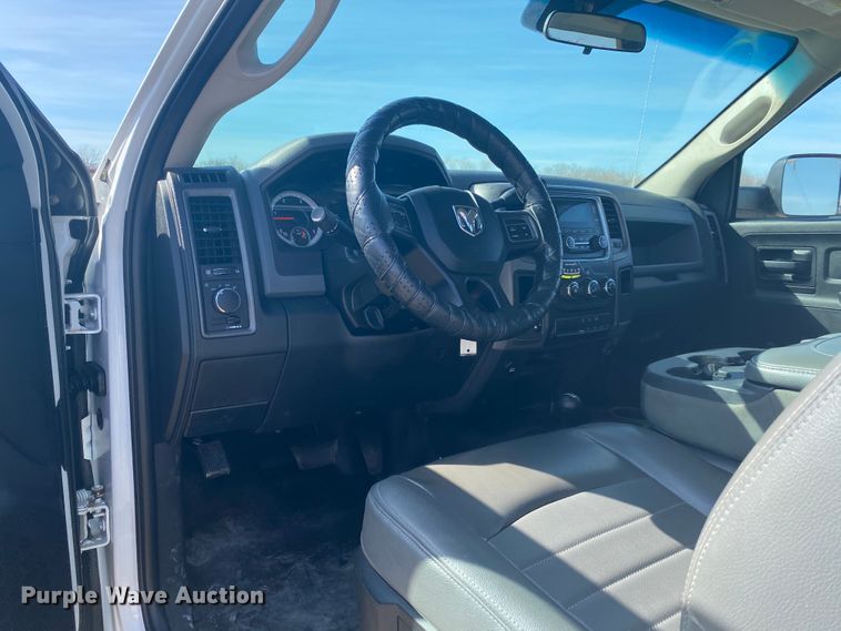 image for item DL6923 2013 Dodge Ram 5500  flatbed truck