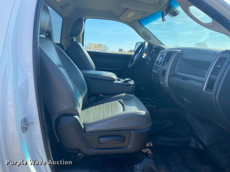 image for item DL6923 2013 Dodge Ram 5500  flatbed truck