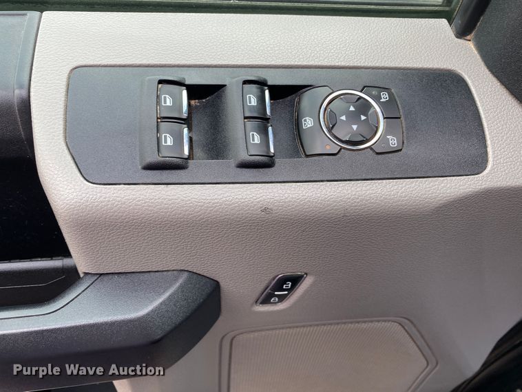 image for item DL6930 2018 Ford F250 Super Duty XL  Crew Cab pickup truck