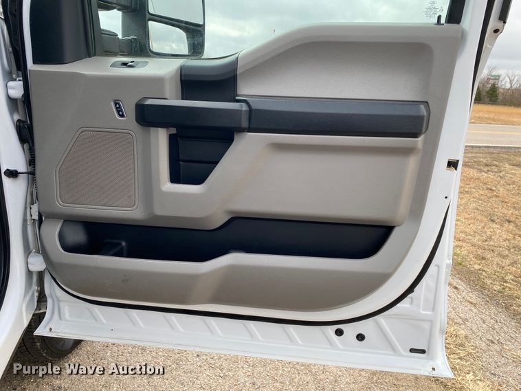 image for item DL6930 2018 Ford F250 Super Duty XL  Crew Cab pickup truck