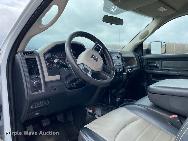 image for item DL6932 2011 Dodge Ram 5500  truck cab and chassis