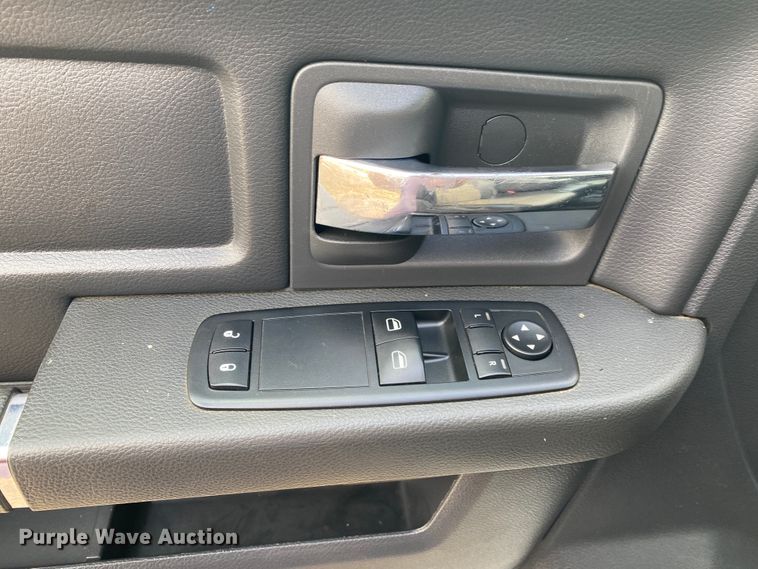 image for item DL6932 2011 Dodge Ram 5500  truck cab and chassis