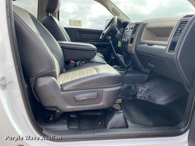 image for item DL6932 2011 Dodge Ram 5500  truck cab and chassis