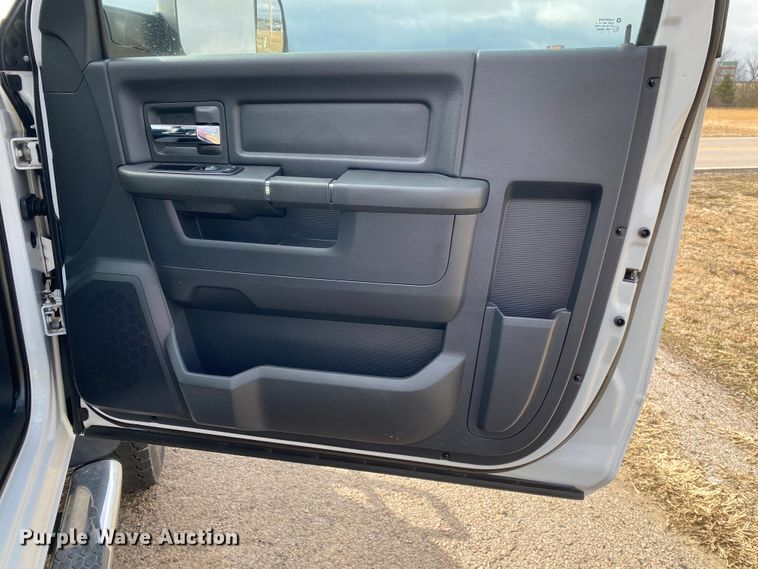 image for item DL6932 2011 Dodge Ram 5500  truck cab and chassis