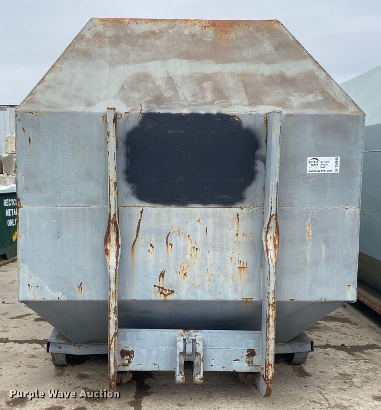 image for item DL6940 Roll-off compactor