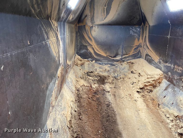 image for item DL6940 Roll-off compactor