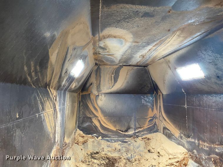 image for item DL6940 Roll-off compactor