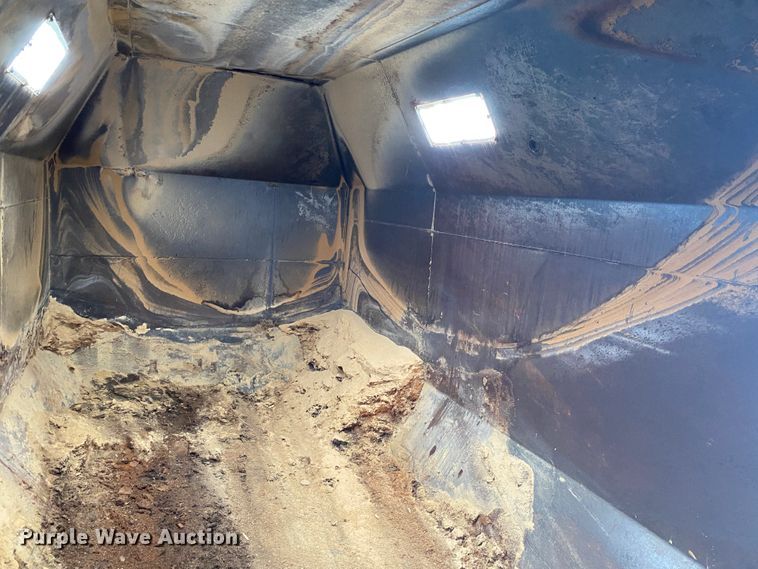 image for item DL6940 Roll-off compactor