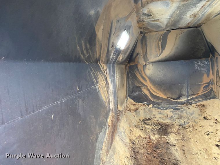 image for item DL6940 Roll-off compactor