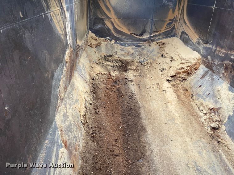 image for item DL6940 Roll-off compactor