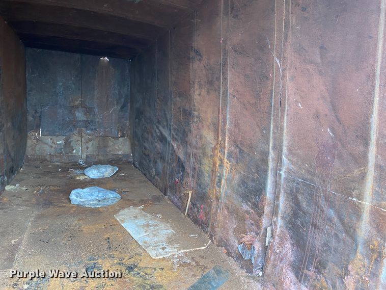 image for item DL6941 Roll-off compactor