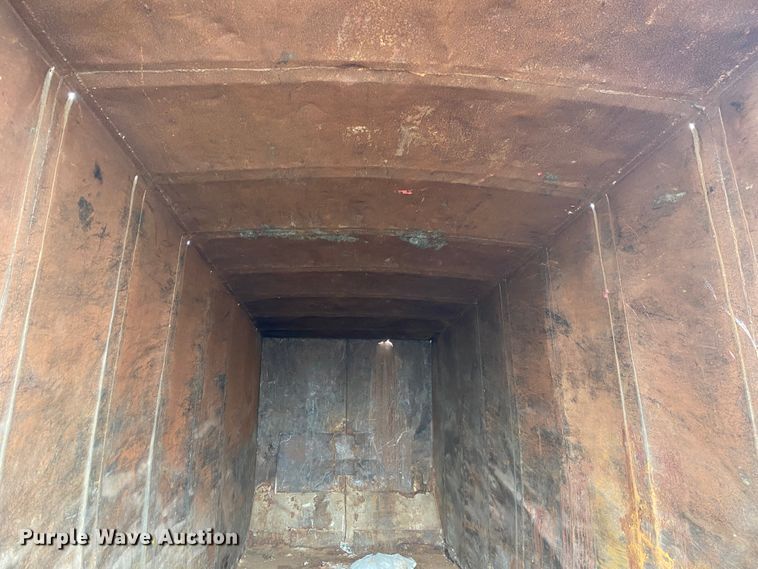 image for item DL6941 Roll-off compactor