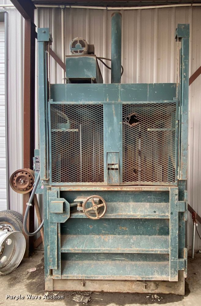 image for item DL6943 Load King  carboard baler