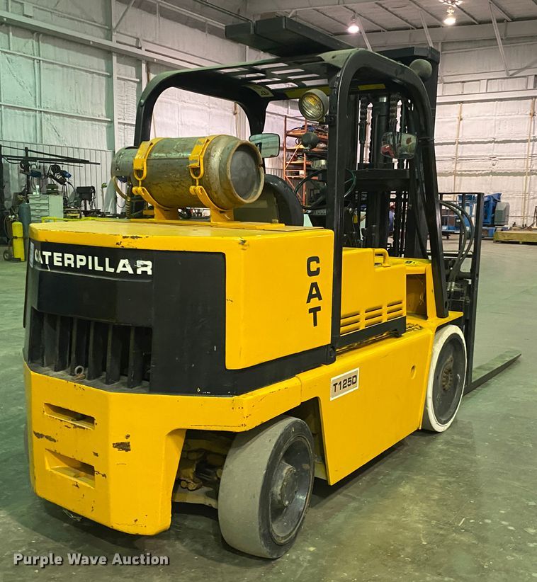 image for item DL6946 1996 Caterpillar T125D  forklift