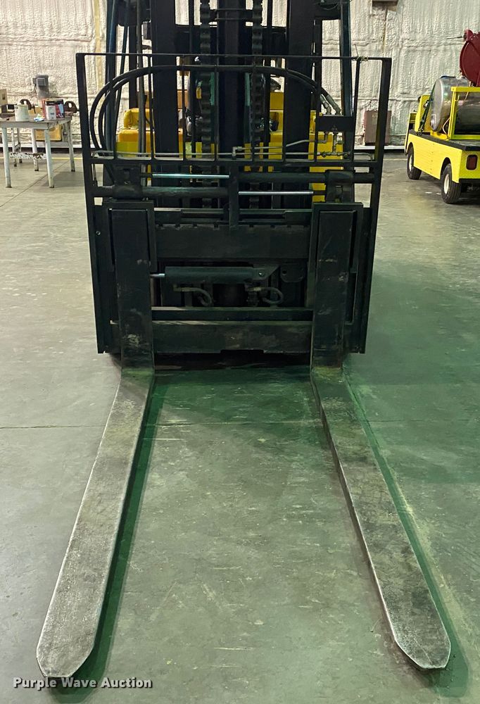 image for item DL6946 1996 Caterpillar T125D  forklift