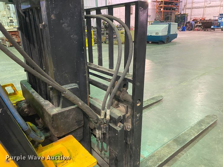 image for item DL6946 1996 Caterpillar T125D  forklift