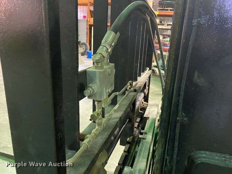 image for item DL6946 1996 Caterpillar T125D  forklift