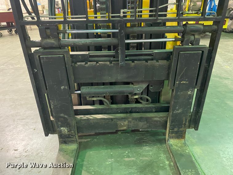 image for item DL6946 1996 Caterpillar T125D  forklift