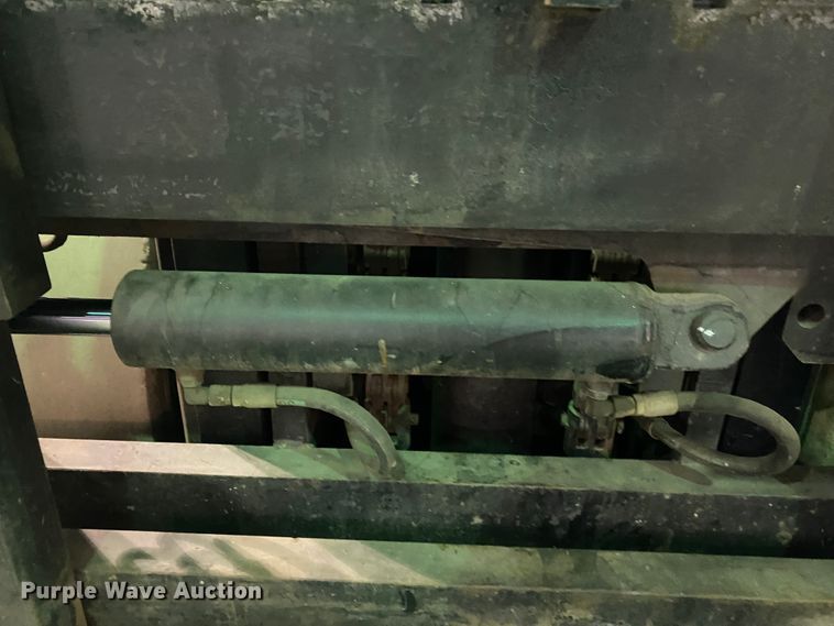 image for item DL6946 1996 Caterpillar T125D  forklift