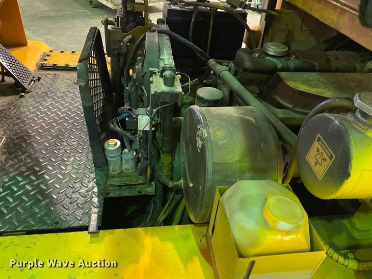 image for item DL6946 1996 Caterpillar T125D  forklift