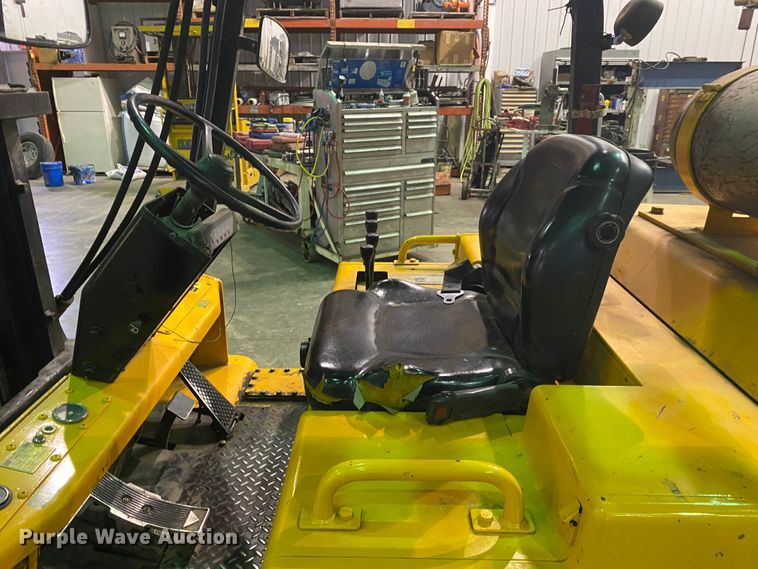 image for item DL6946 1996 Caterpillar T125D  forklift