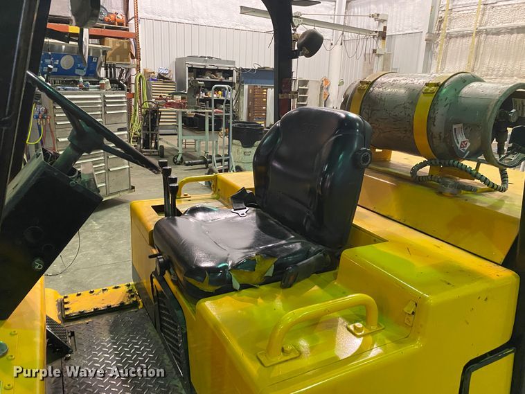 image for item DL6946 1996 Caterpillar T125D  forklift