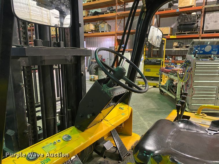 image for item DL6946 1996 Caterpillar T125D  forklift