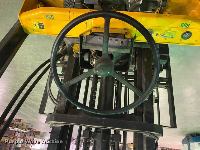 image for item DL6946 1996 Caterpillar T125D  forklift