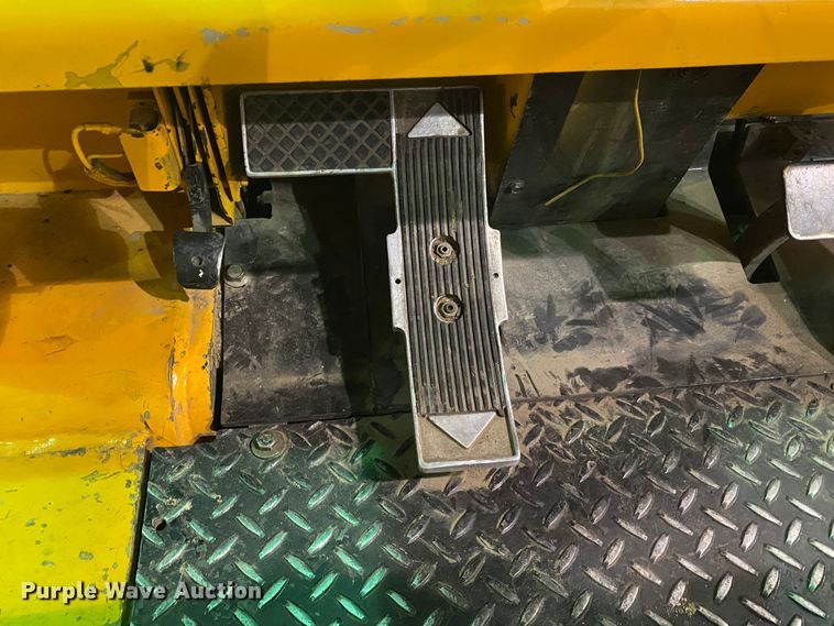 image for item DL6946 1996 Caterpillar T125D  forklift