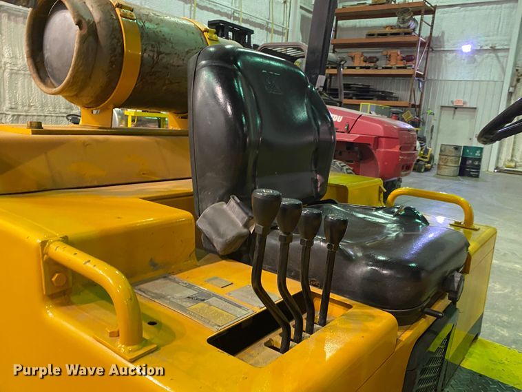 image for item DL6946 1996 Caterpillar T125D  forklift