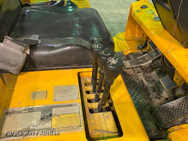 image for item DL6946 1996 Caterpillar T125D  forklift