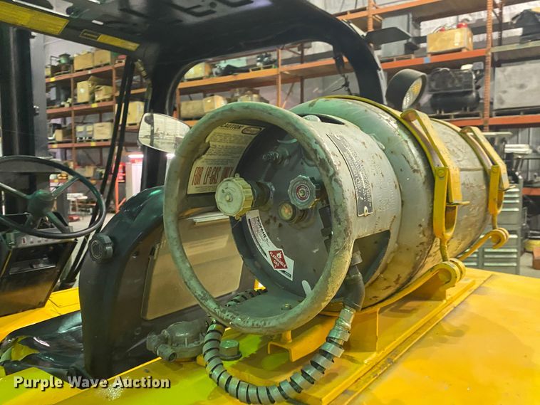 image for item DL6946 1996 Caterpillar T125D  forklift