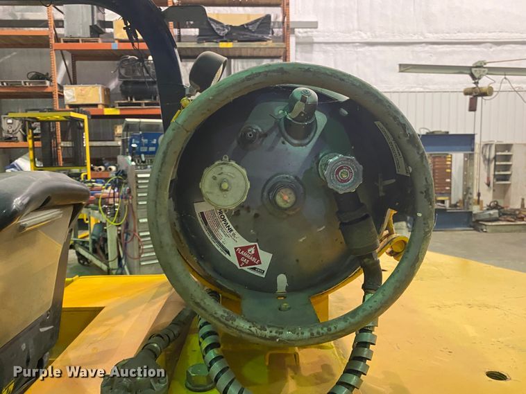 image for item DL6946 1996 Caterpillar T125D  forklift