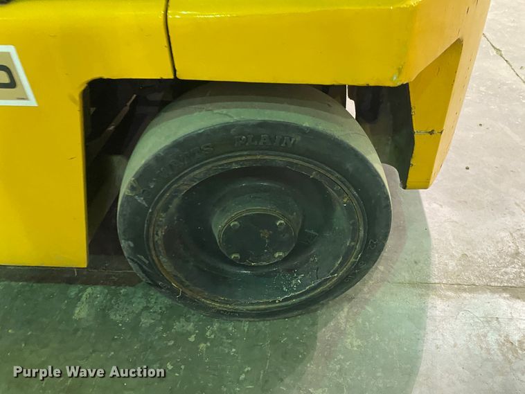 image for item DL6946 1996 Caterpillar T125D  forklift