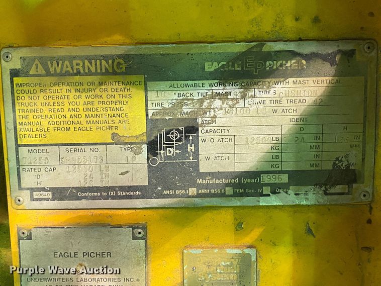 image for item DL6946 1996 Caterpillar T125D  forklift