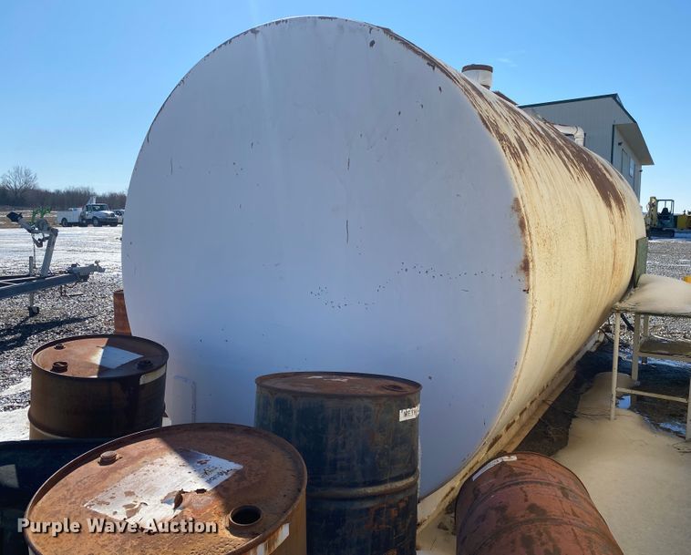 image for item DL6948 Fuel tank