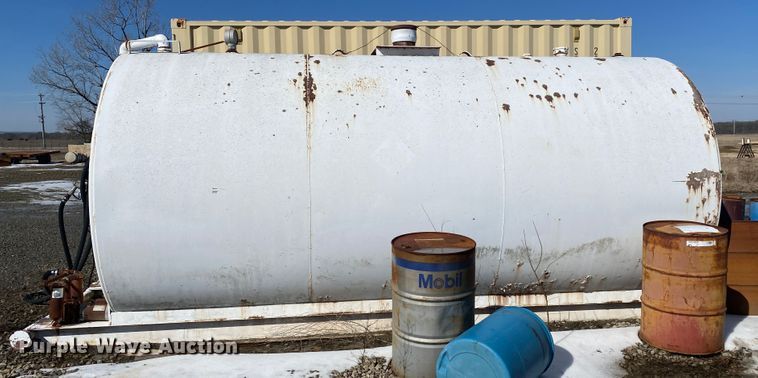 image for item DL6948 Fuel tank