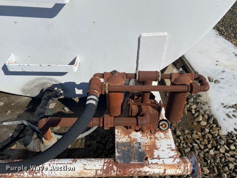 image for item DL6948 Fuel tank