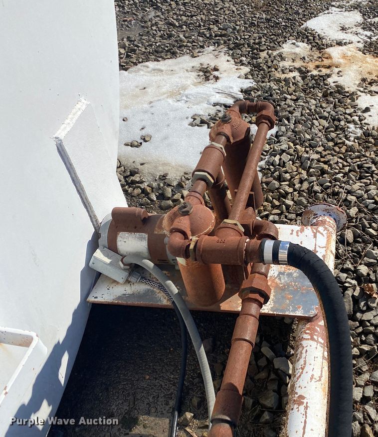 image for item DL6948 Fuel tank