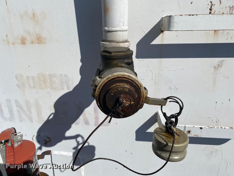 image for item DL6948 Fuel tank