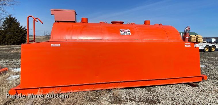 image for item DL6949 Fuel tank