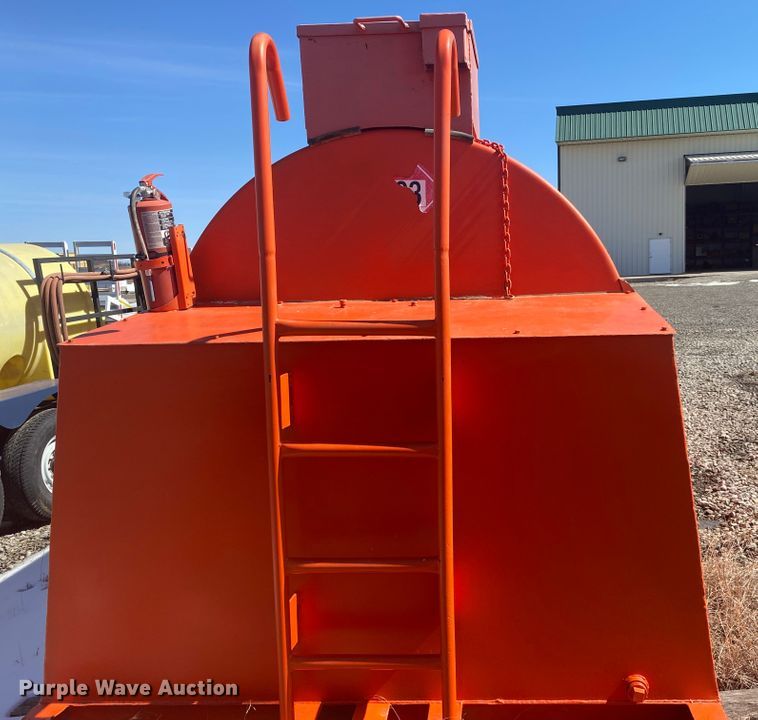 image for item DL6949 Fuel tank