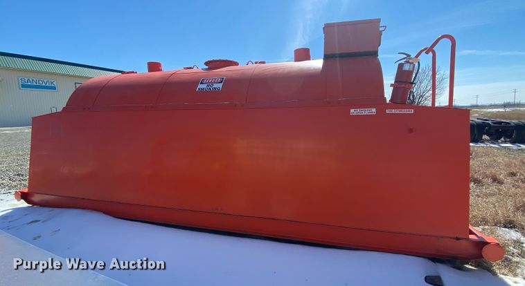 image for item DL6949 Fuel tank