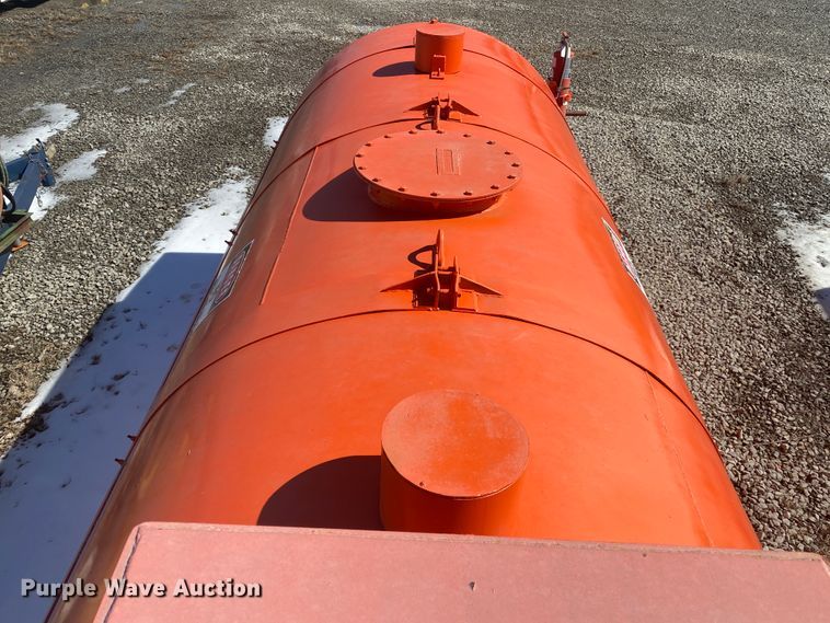 image for item DL6949 Fuel tank