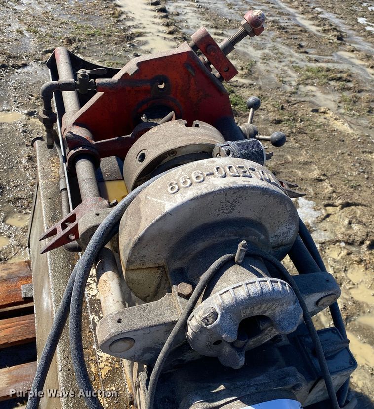 image for item DL6955 Toledo Beaver Tools 999RW  bolt threader