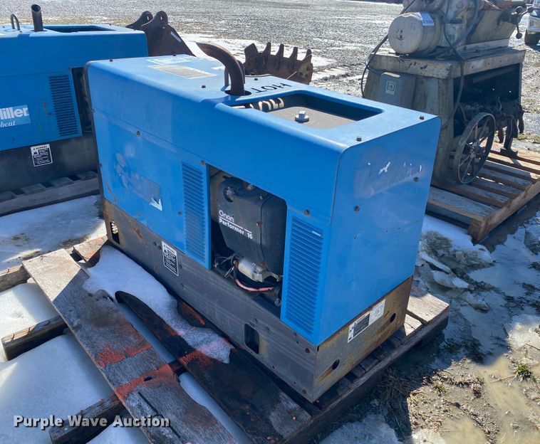 image for item DL6957 Miller Bobcat 225  welder