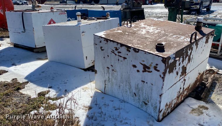 image for item DL6958 (3) fuel tanks